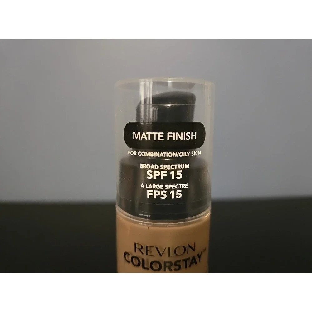 Revlon Colorstay‎ 24Hrs Makeup w/ SPF 15 - 220 Natural Beige